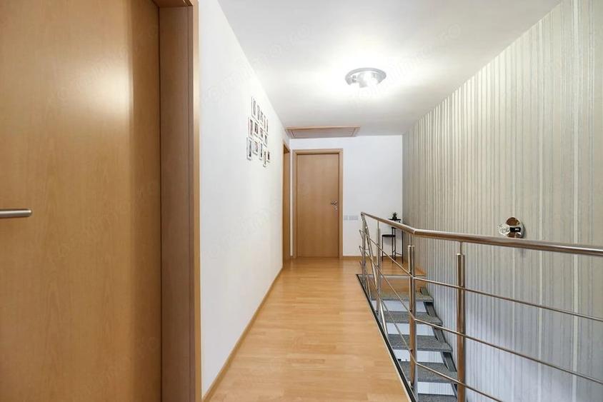Apartament cu 4 camere decomandat în Eremia