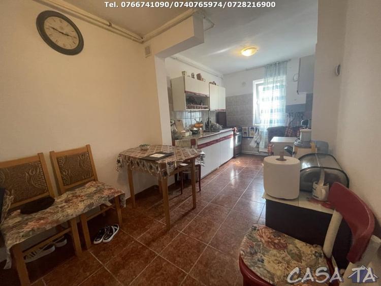 Apartament cu 3 camere circular, mobilat în Teilor