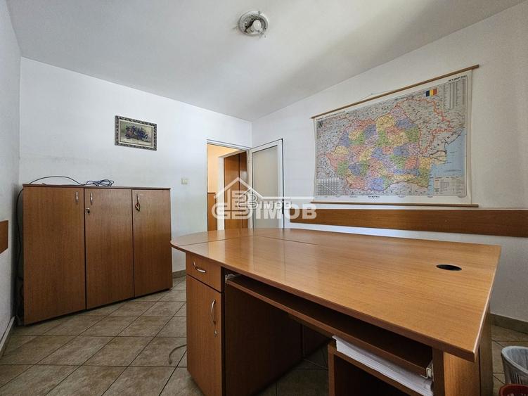 Apartament cu 3 camere decomandat în Micro 11