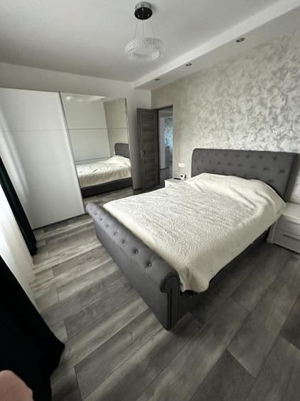 Apartament cu 3 camere decomandat în Brătianu