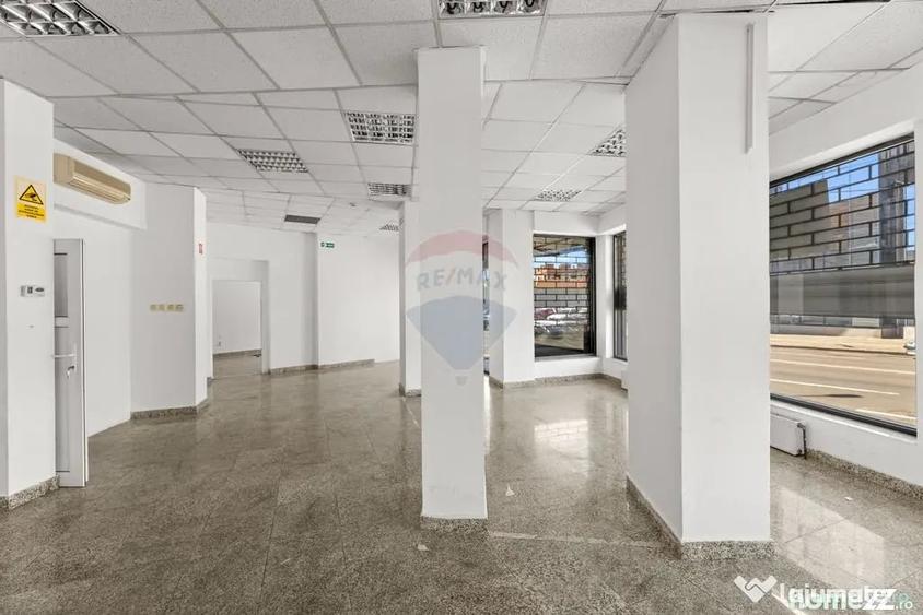 Spațiu comercial, de 160 mp, în Intim