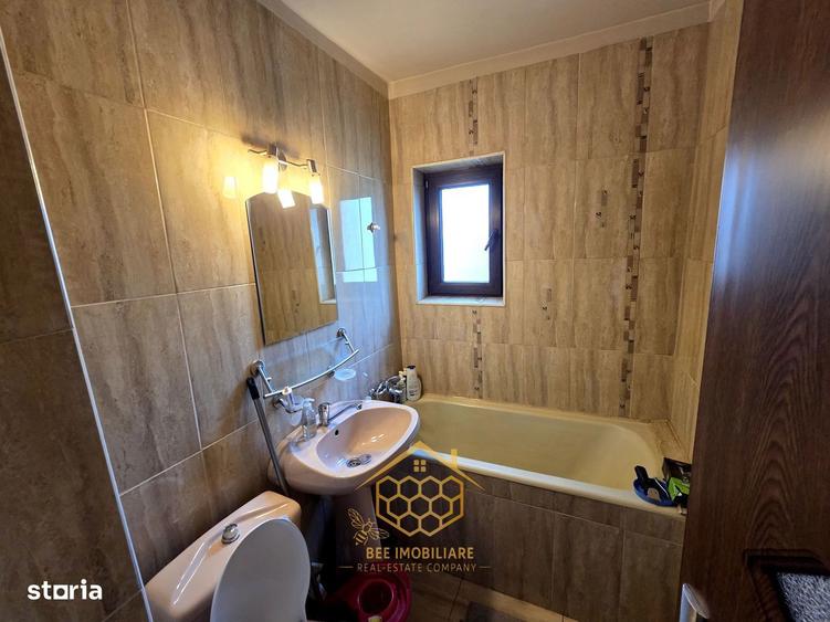 Apartament cu 2 camere decomandat în Calea București