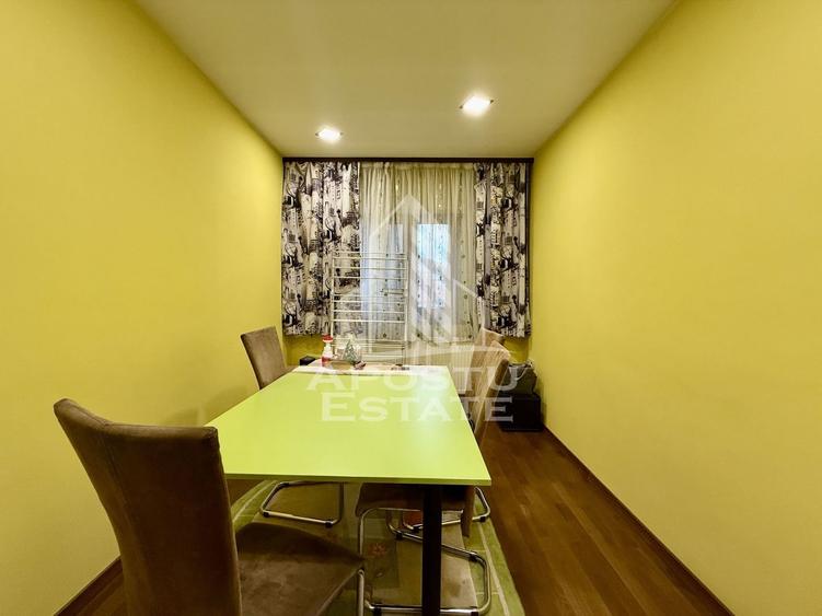 Apartament cu 3 camere decomandat, mobilat în Lunei