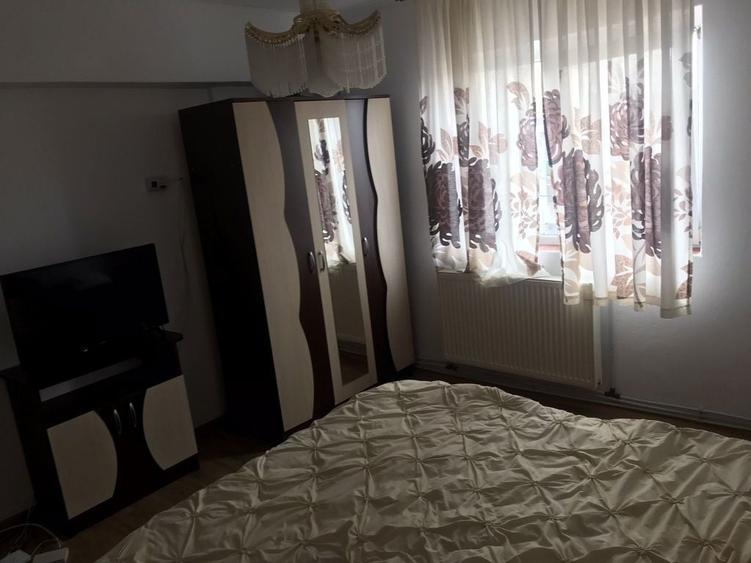 Apartament cu 4 camere semidecomandat în Găvana