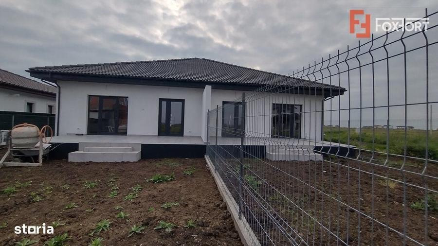 Casă cu 3 camere în Est