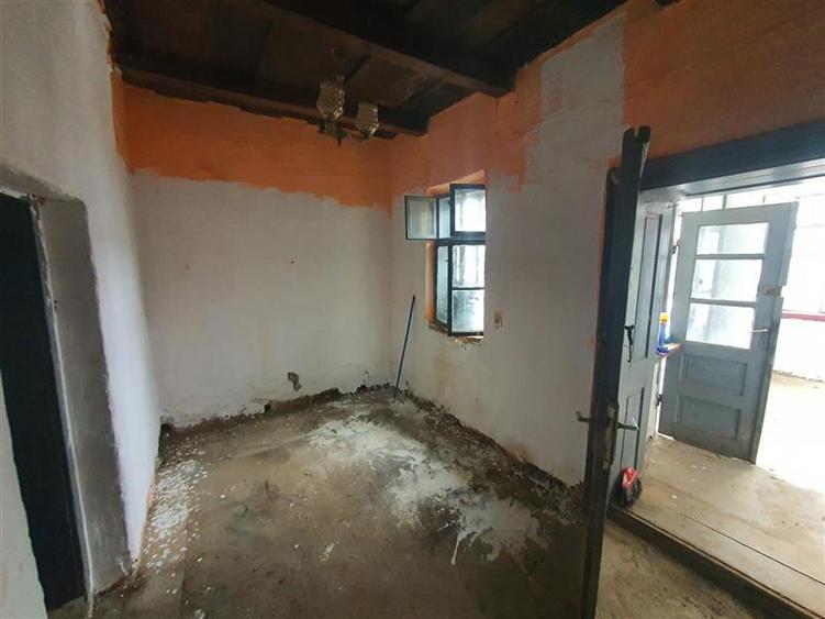 Casă individuală cu 3 camere cu Teren 9504 Mp în Poclușa de Barcău