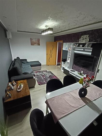 Apartament cu 2 camere decomandat în Apollo