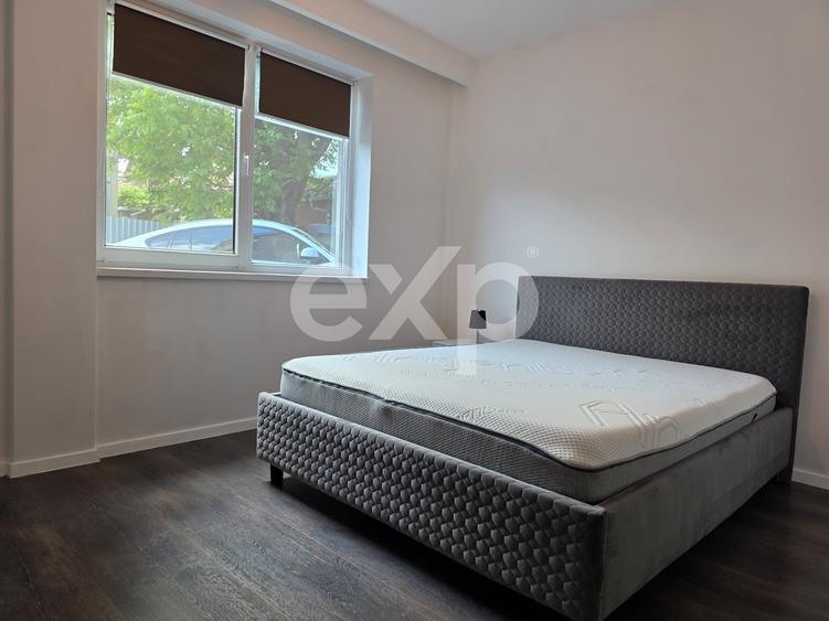 Apartament cu 5 camere decomandat, mobilat în Florești