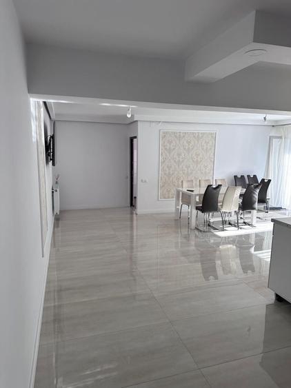 Apartament cu 3 camere în Florești