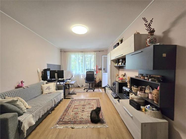 Apartament cu 2 camere decomandat în Colentina