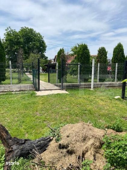 Casă cu 4 camere cu Teren 3300 Mp în Arcani