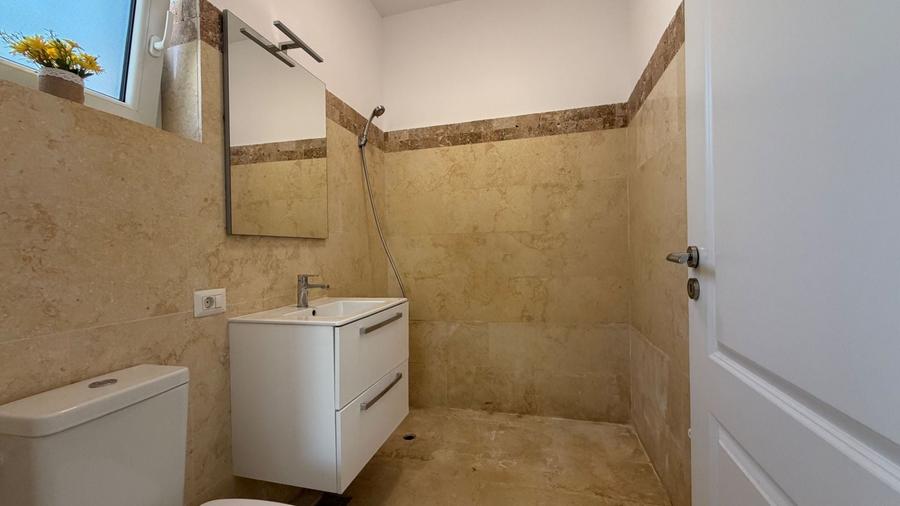 Casă individuală cu 4 camere cu Canalizare în Corbeanca