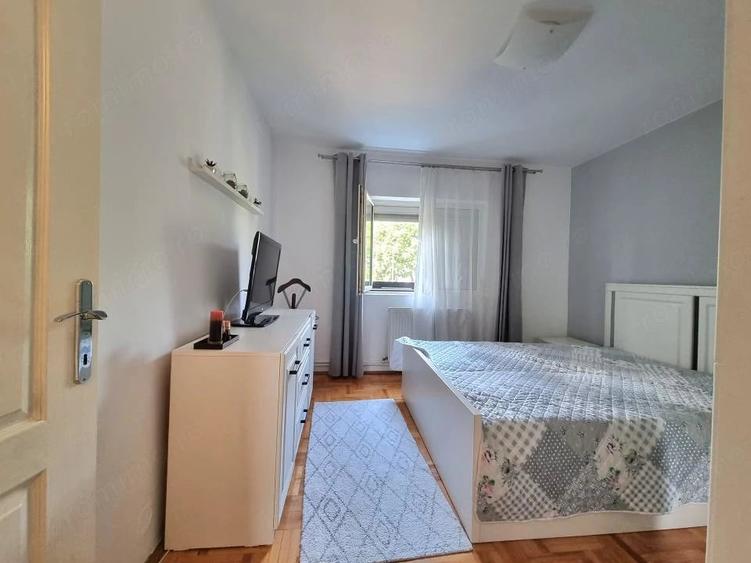 Apartament cu 3 camere decomandat în 9 Mai