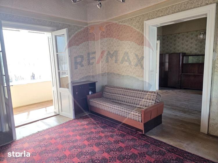Casă cu 5 camere cu Teren 1010 Mp în Ultracentral