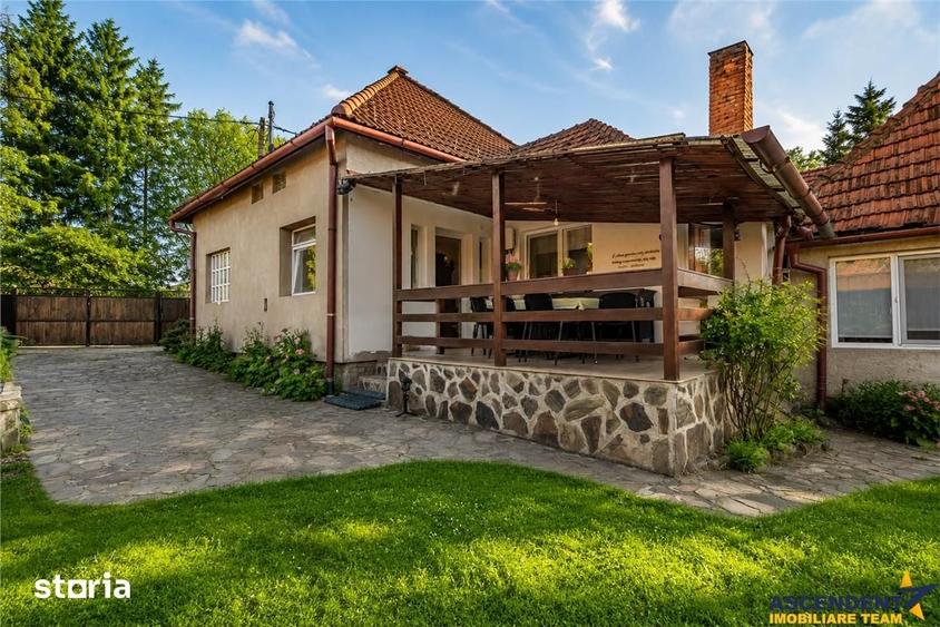 Casă cu 7 camere cu Teren 2822 Mp în Central
