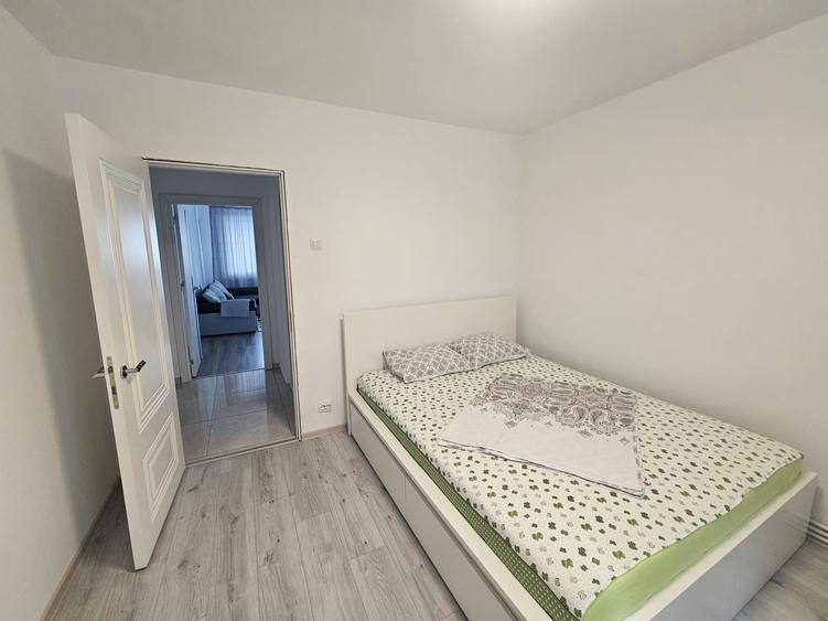 Apartament cu 3 camere decomandat în Iancului