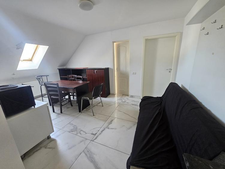Apartament cu 3 camere decomandat în Complex Studențesc