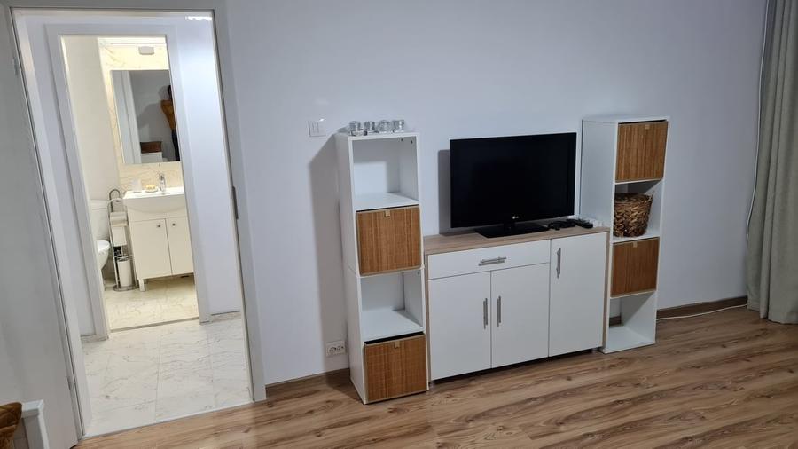 Garsonieră decomandată în Apusului