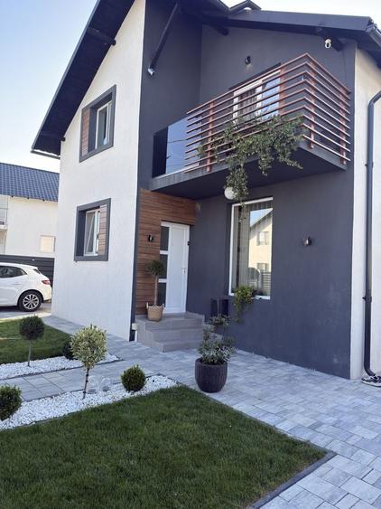 Casă cu 3 camere în Geamăna
