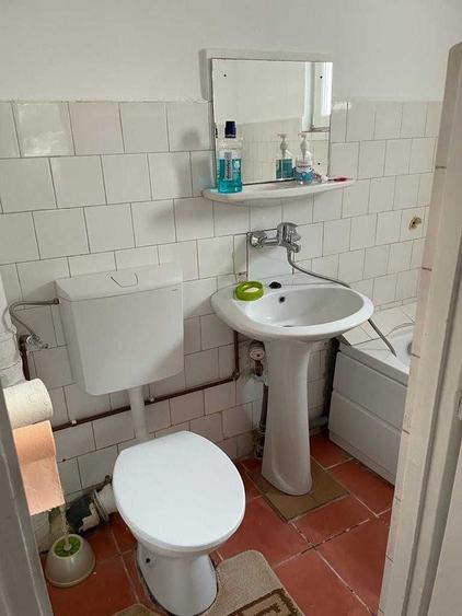 Apartament cu 2 camere semidecomandat în Medicină