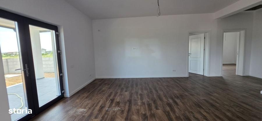 Casă cu 4 camere în Clinceni