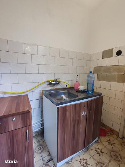 Apartament cu 2 camere semidecomandat în Inel II