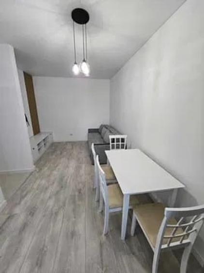 Apartament cu 2 camere semidecomandat, mobilat în Tătărași