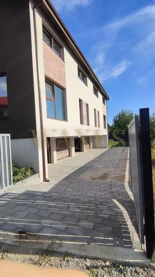 Duplex cu 4 camere cu Canalizare în Iris