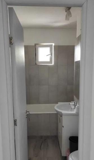Apartament cu 2 camere semidecomandat, mobilat în Titan