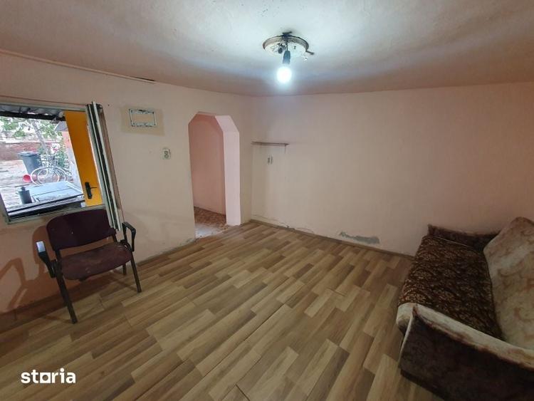 Casă cu 6 camere cu Teren 1200 Mp în Central