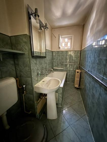 Apartament cu 2 camere semidecomandat, mobilat în Republicii