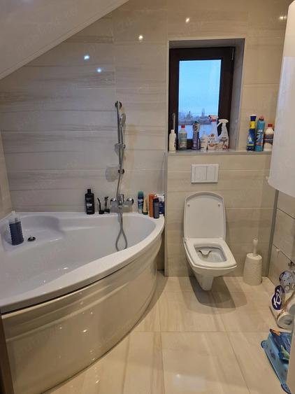 Casă cu 3 camere cu Teren 1171 Mp în Central