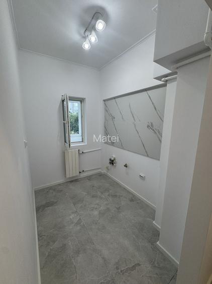 Proprietar- Vand garsoniera etaj 2/3 Metrou Stefan Cel Mare-Parcul Circului
