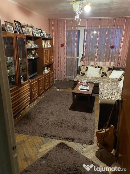 Apartament cu 2 camere decomandat în Exterior Vest