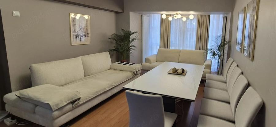 Apartament cu 4 camere decomandat în CET