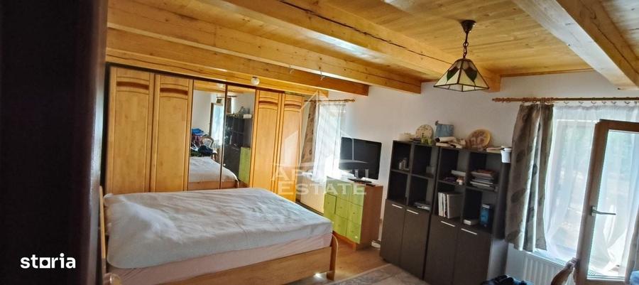 Casă cu 4 camere cu Teren 3250 Mp în Bucovăț