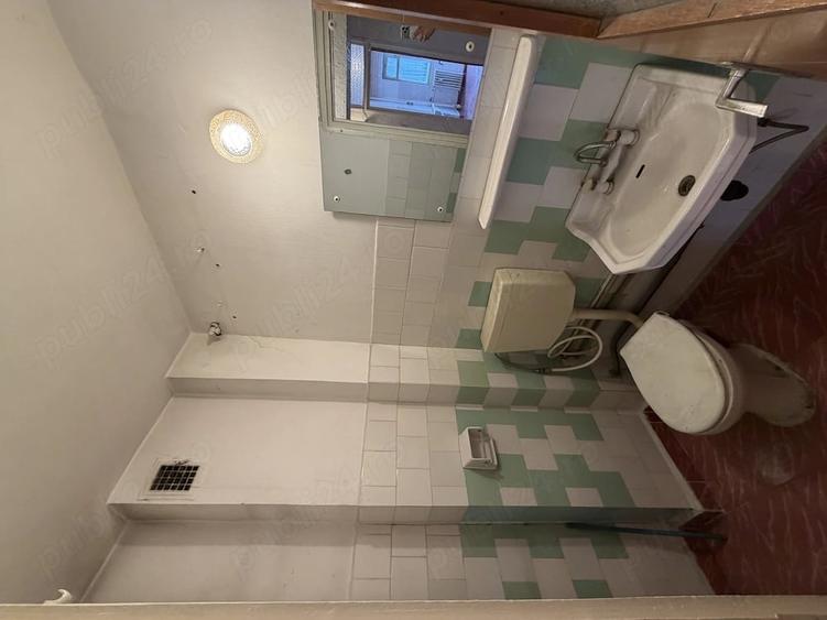 Apartament cu 3 camere decomandat în Republicii