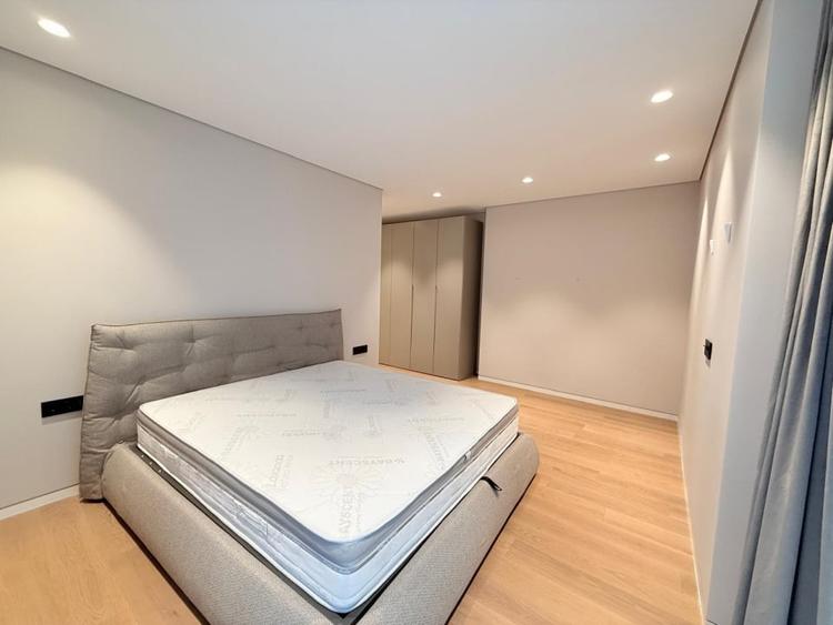 Apartament cu 4 camere decomandat, mobilat în Primăverii