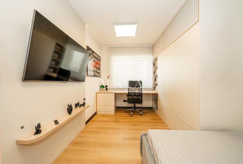 Apartament cu 4 camere decomandat în Mihai Viteazul