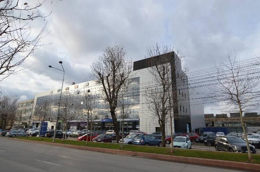 Birou, de 242 mp, în Titan