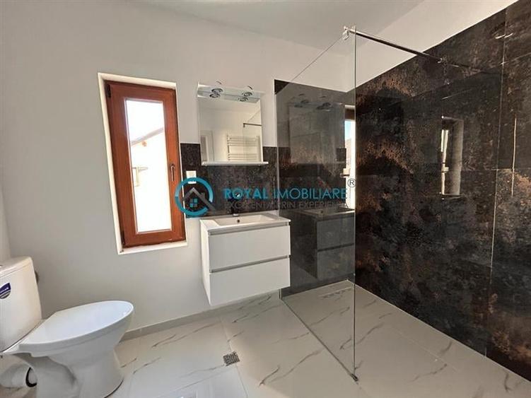 Duplex cu 4 camere cu Canalizare în Strejnicu