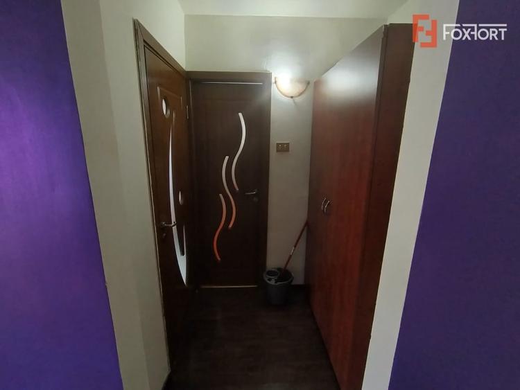Apartament cu 2 camere semidecomandat, mobilat în Dâmbovița
