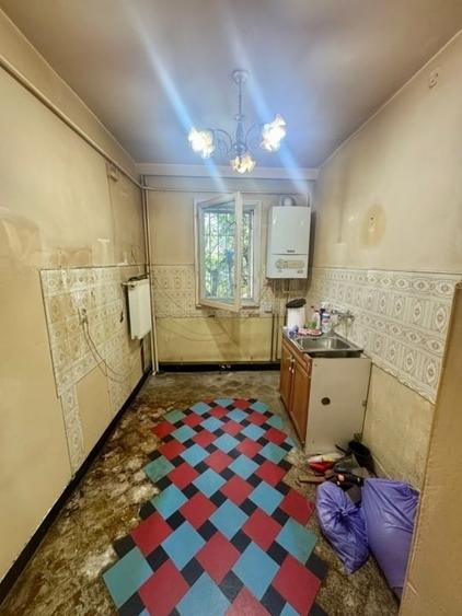 Apartament cu 2 camere semidecomandat în Podu Roș