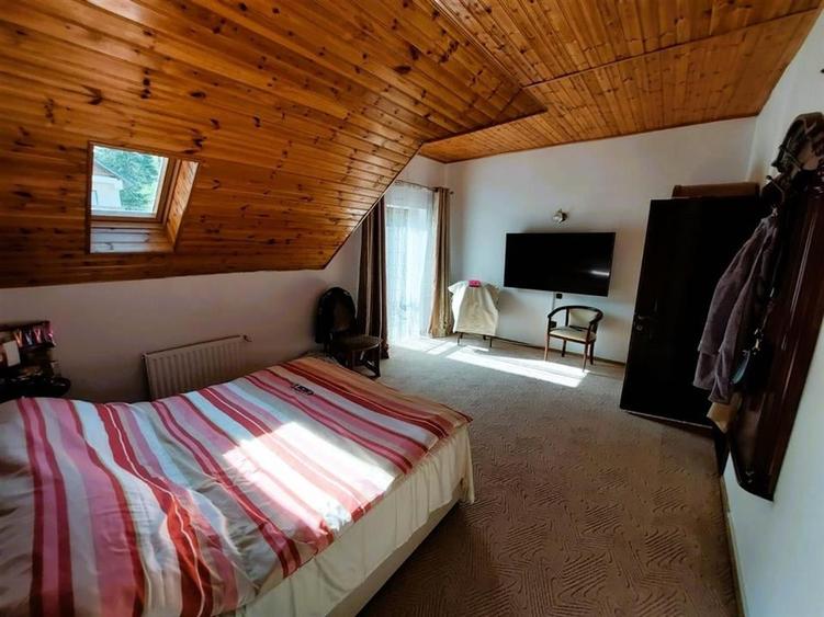Duplex cu 6 camere cu Canalizare în Central