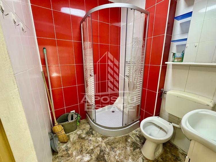 Apartament cu 2 camere semidecomandat în Soarelui