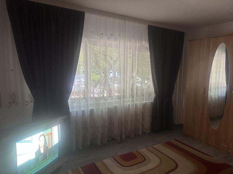 Garsonieră decomandată în Uverturii