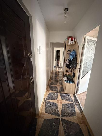 Apartament cu 3 camere decomandat în Sud