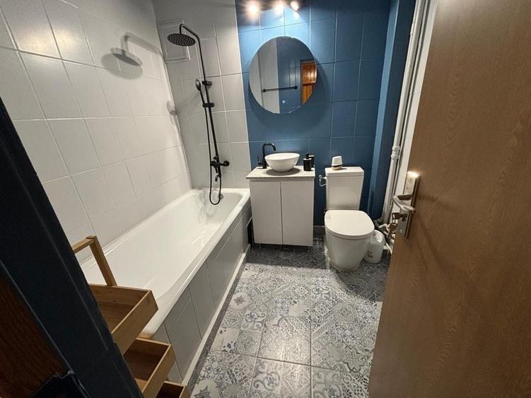 Apartament cu 2 camere decomandat în Independenței