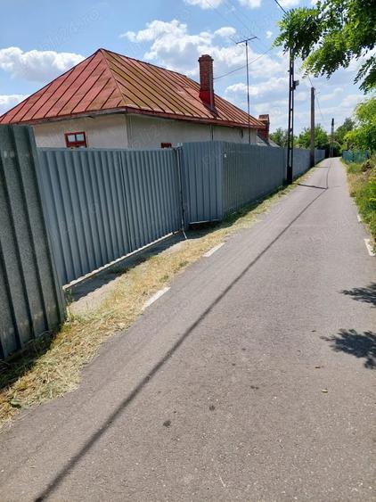Casă cu 2 camere cu Teren 4500 Mp în Ionești