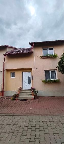 Casă cu 4 camere cu Canalizare în Șcheia